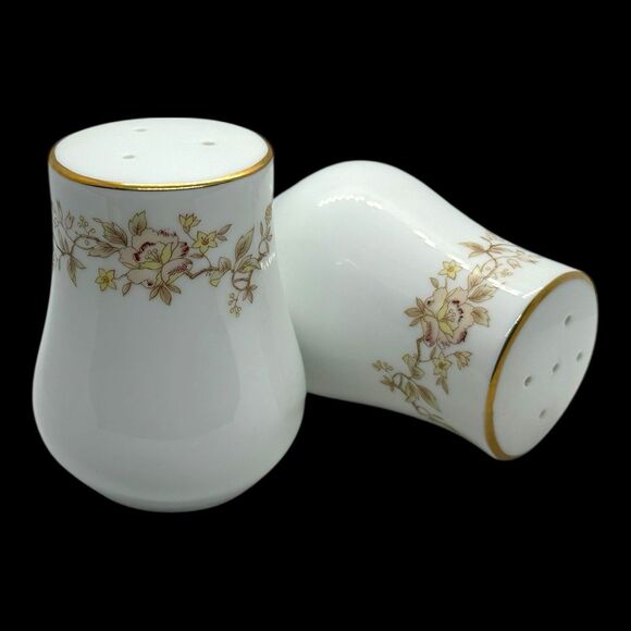 Vintage 1970's Noritake Japan Salt and Pepper Shakers Set - Picture 4 of 6